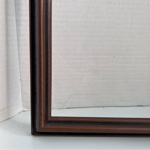 Brown wood frame 22” x 16” - Picture 5 of 6